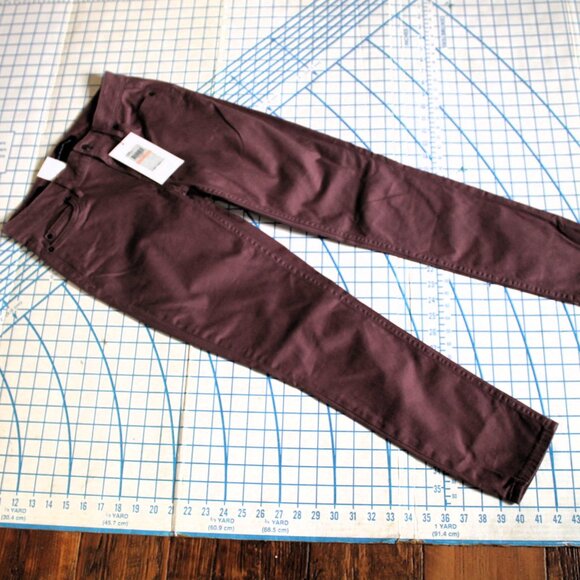 Calvin Klein Purple Ankle Skinny Jeans NWT, Size 2 - Picture 7 of 8